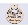 L401-Glob din lemn "Familie din turta dulce"  11 x10cm - 1 buc